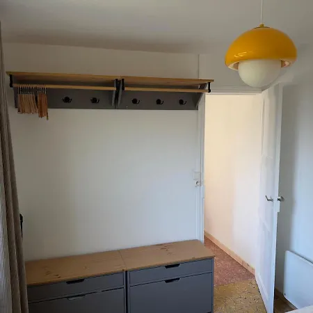 Maison De Plein Pied Avec Jardin A 200m De La *